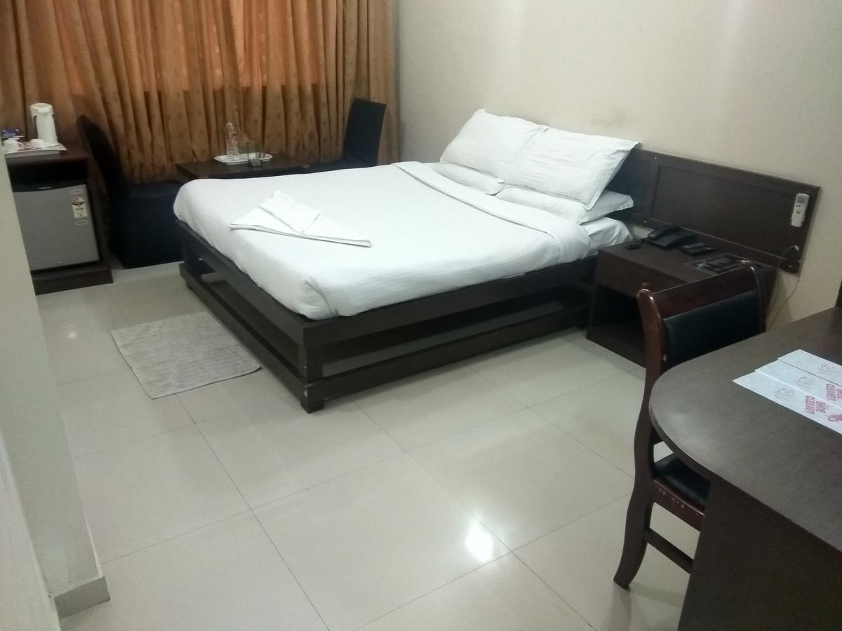 Hotel Royal Regency Bori  Dış mekan fotoğraf