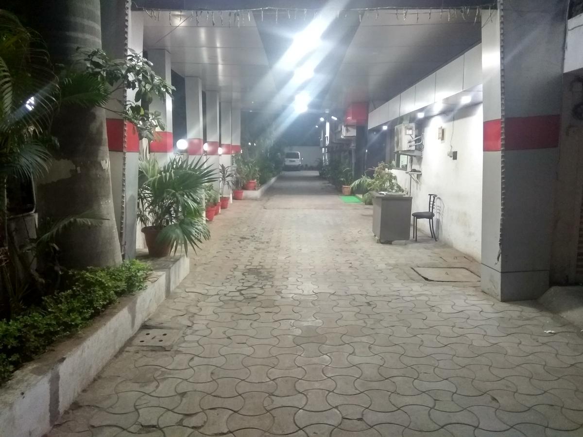 Hotel Royal Regency Bori  Dış mekan fotoğraf