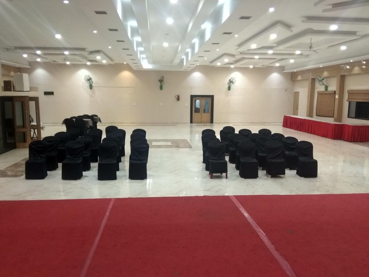 Hotel Royal Regency Bori  Dış mekan fotoğraf