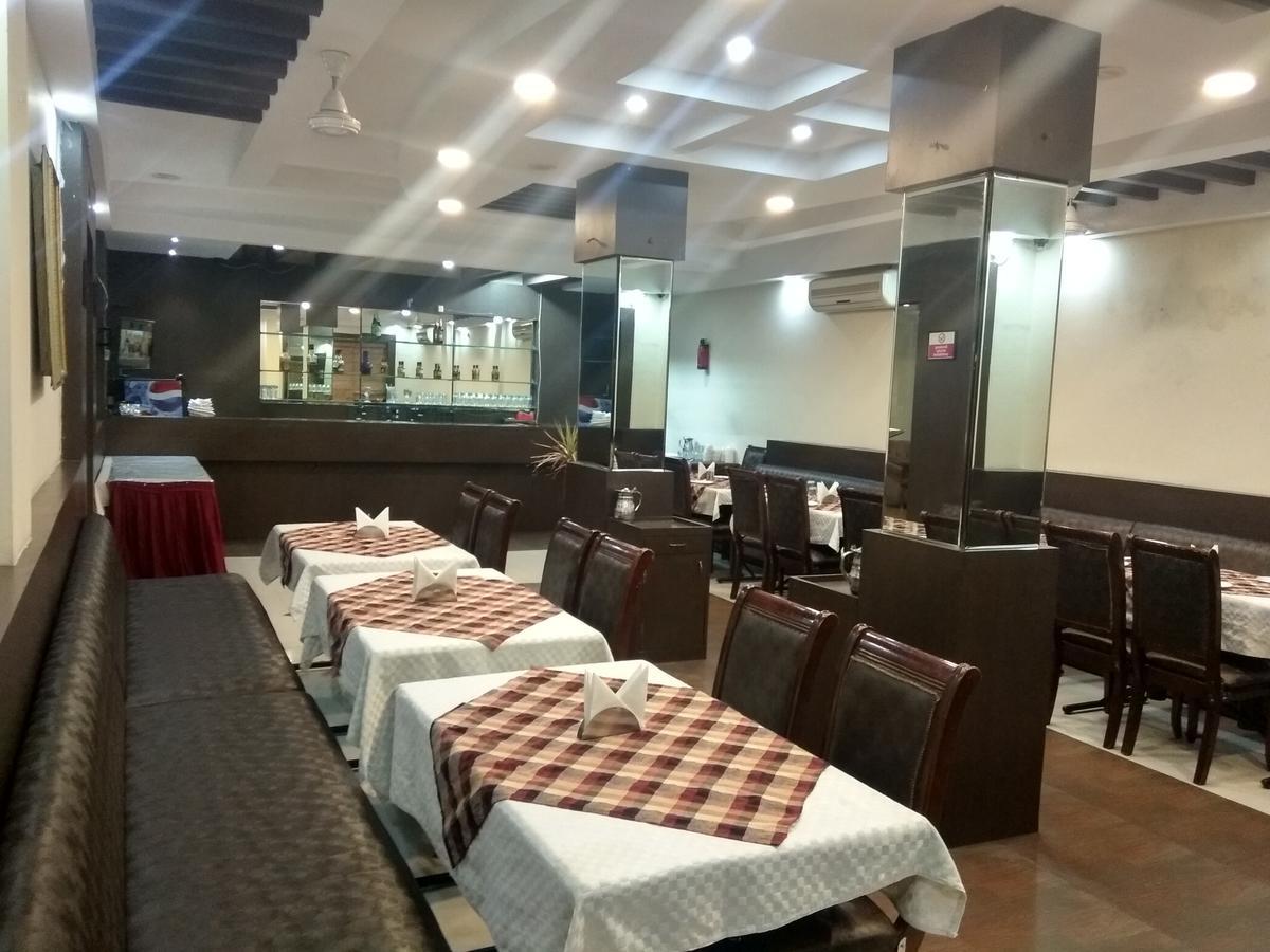 Hotel Royal Regency Bori  Dış mekan fotoğraf
